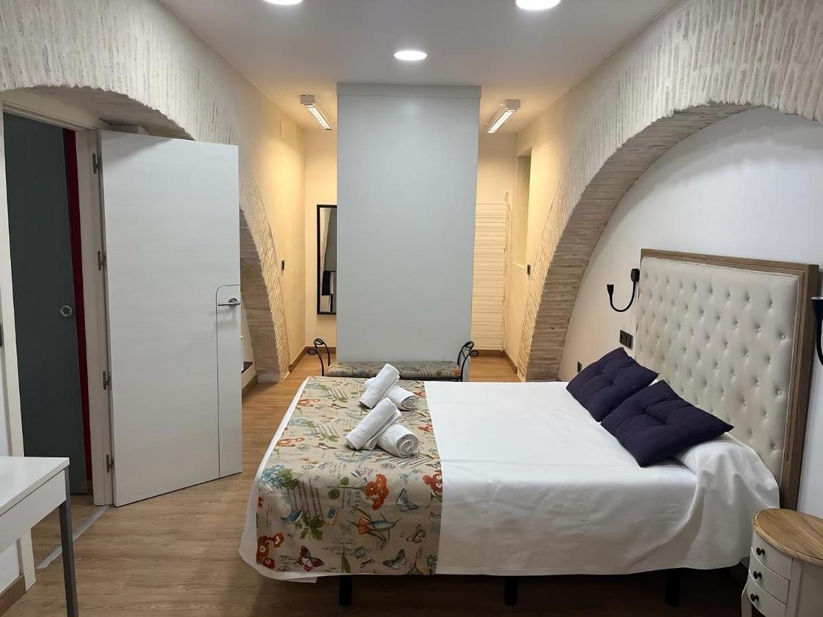 Apartamentos Living Sevilla Centro Maestranza Eksteriør bilde