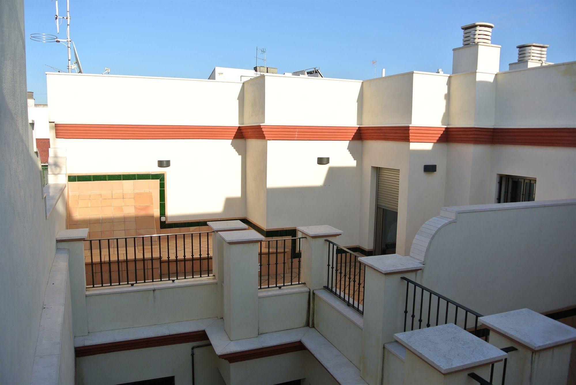 Apartamentos Living Sevilla Centro Maestranza Eksteriør bilde
