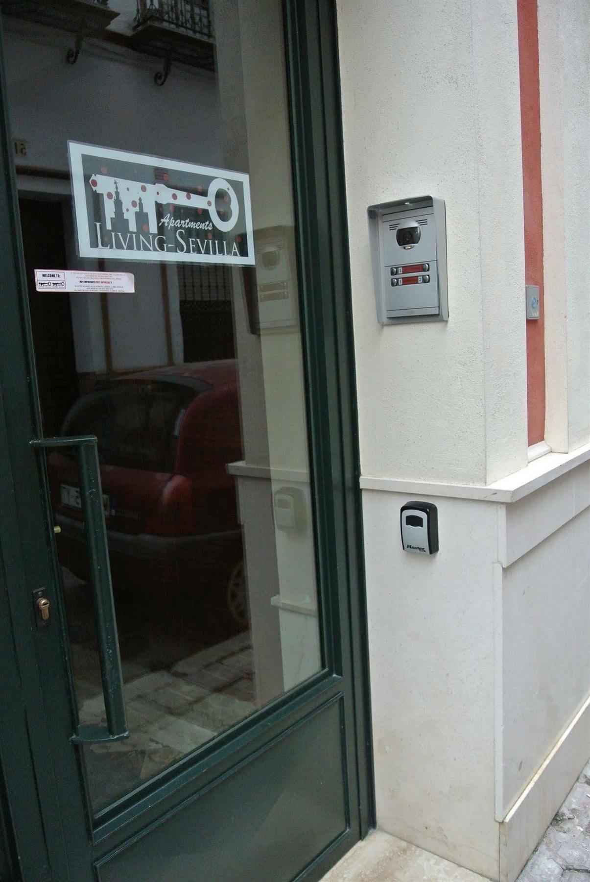Apartamentos Living Sevilla Centro Maestranza Eksteriør bilde