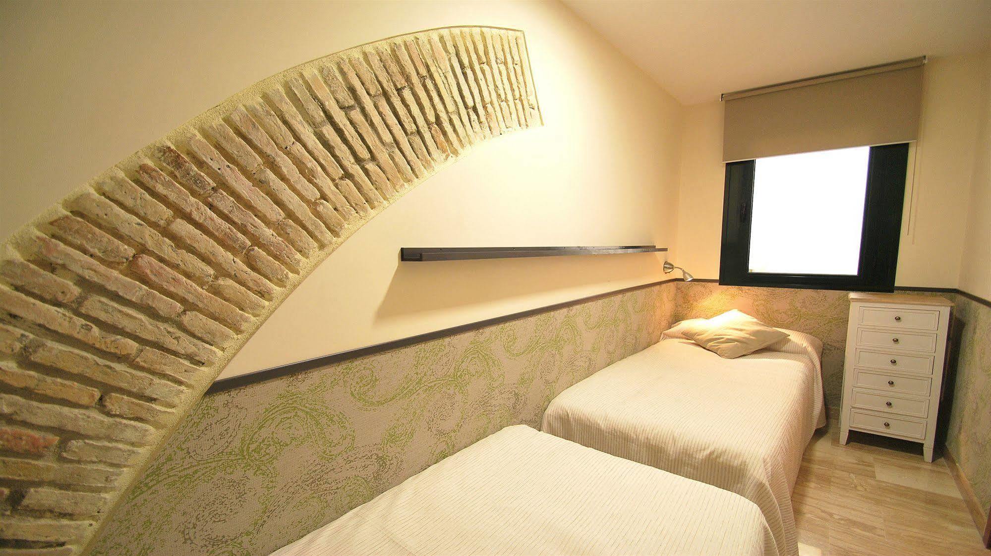 Apartamentos Living Sevilla Centro Maestranza Eksteriør bilde